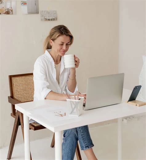 The Best Website Builder for Coaches in 2026 (And Why Simplicity Wins)