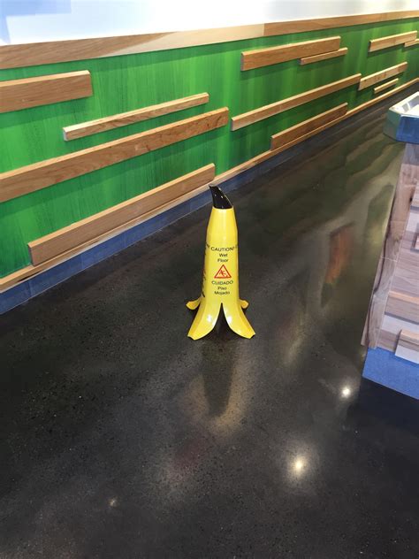 This banana peel wet floor sign. : r/mildlyinteresting