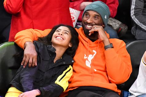 Cops, firefighters reportedly shared photos of Kobe Bryant, daughter ...