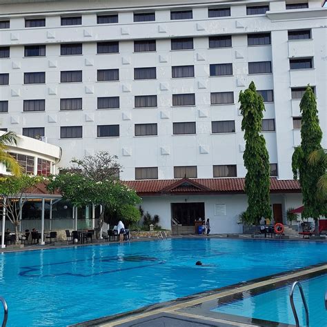 Great Hotel to Stay for Family or Business - Review of The Sunan Hotel ...