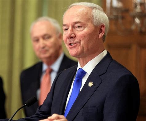Arkansas Gov. Hutchinson: Trump Is 'Dividing Our Party' | Newsmax.com