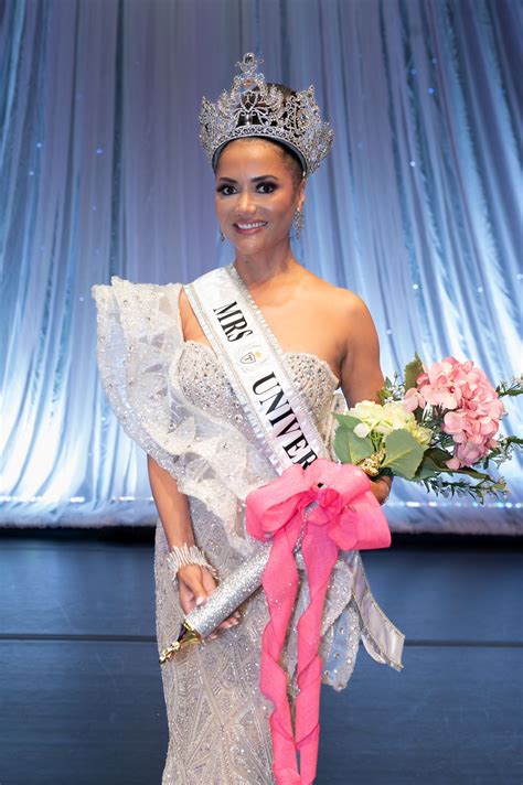 Mrs. Venezuela, Luisa Diaz, Wins Mrs. Universe TCP 2025 Crown with a ...