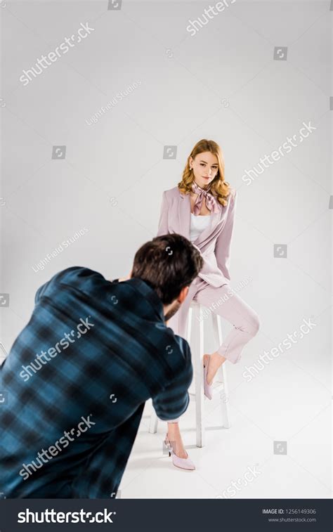 Photographer Back View 的图像结果