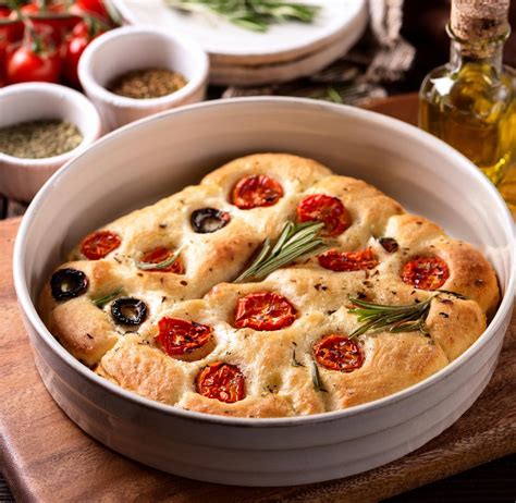 quick focaccia bread recipe- recipeplatter