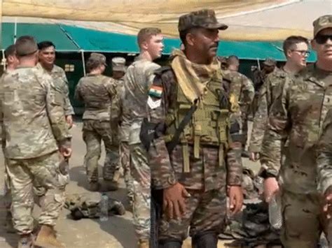 Indian and US Army exercise in the desert