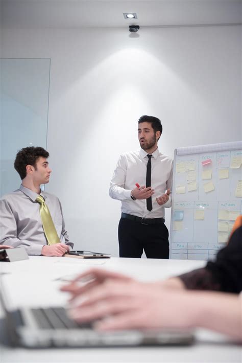 Business Meeting Computer 的图像结果