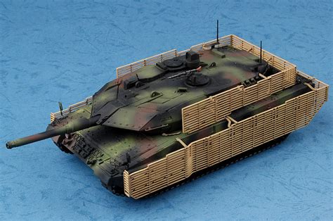 加拿大豹2A6M主战坦克82458-1/35系列-HobbyBoss模型