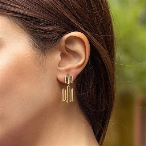 OTT Small Earrings Every Millennial Bride Must Out Her Hands-on