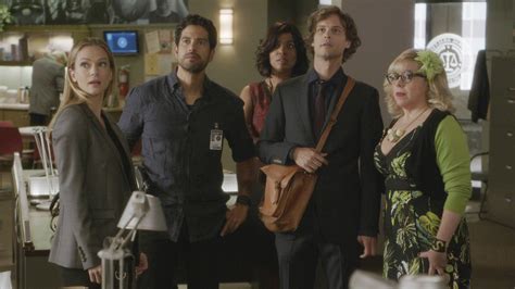 Watch Criminal Minds Season 12 Episode 6: Elliott's Pond - Paramount+