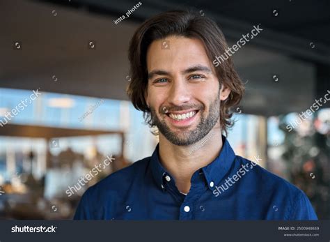 Young Professional Business Man 的图像结果