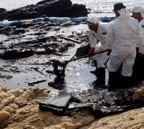 What is an Oil Spill? - Answered - Twinkl Geography - Twinkl