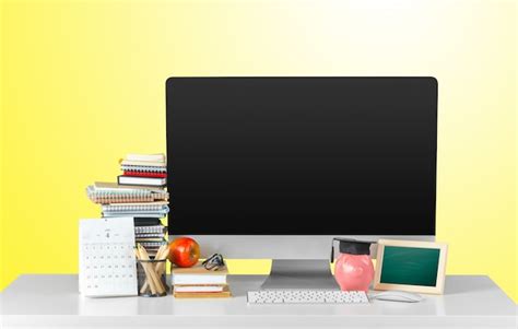 Desktop Computer Table 的图像结果