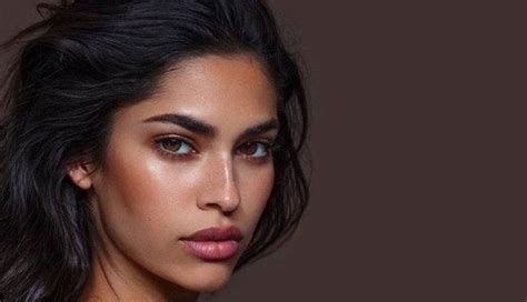 4 Easy Tips To Get Natural Makeup Look - lifeberrys.com