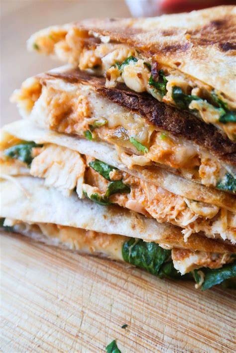 15-Minute Cheesy Chicken Quesadilla Recipe - Homemade Mastery