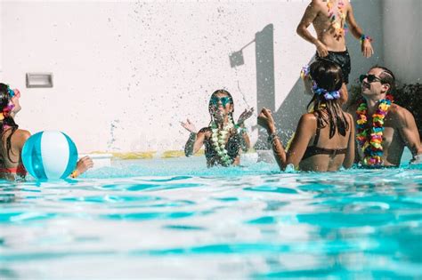 Swim Team Friends 的图像结果