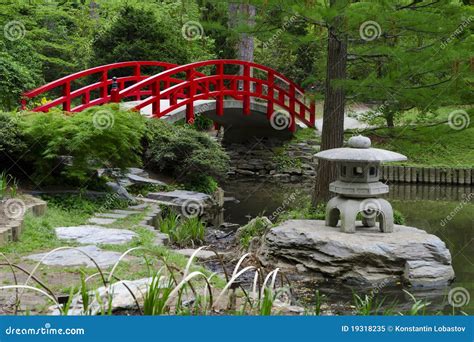 Red Bridge in Japanese Garden Stock Image - Image of asian, landscape ...