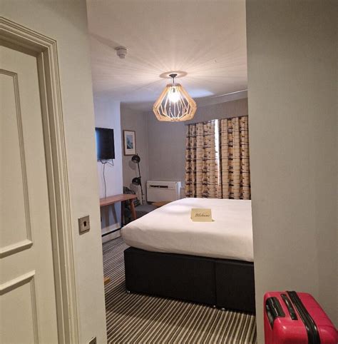 VICTORIA INN PECKHAM (London) - Inn Reviews, Photos, Rate Comparison ...
