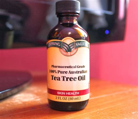 Elizabeth Vasquez | Beauty, Fashion & Life: Tea Tree Oil - Acne Treatment