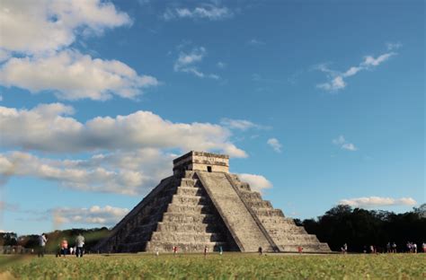 Image result for Pyramide Maya