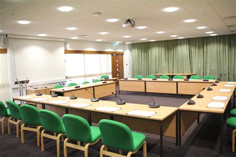 Interview Room Layout 的图像结果