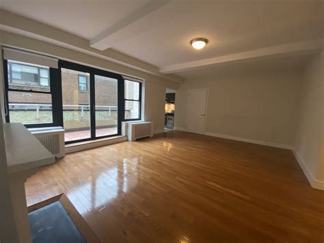 Stonehenge NYC | The Ritz Plaza