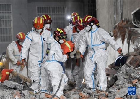 湖南长沙居民自建房倒塌事故：7名被困者获救 发现新生命体征_手机新浪网