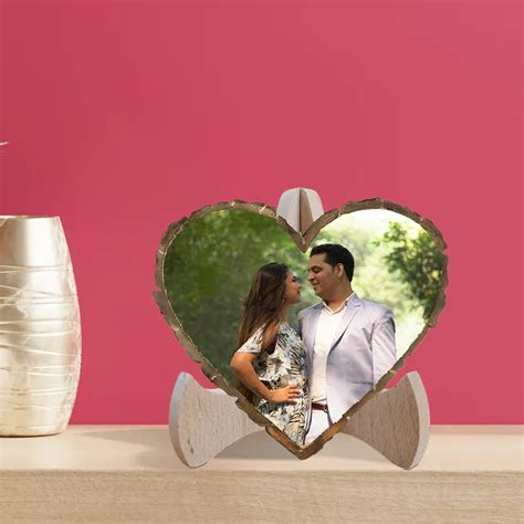 Heartwood Photo Frame – Personalized Romantic Gift – Zingy Gifts