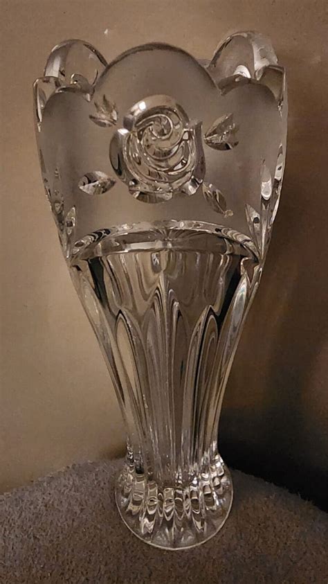 ONEIDA Crystal SOUTHERN GARDEN Frosted Flower 7" Rose Bud Vase Euc in ...