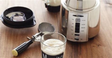 Blended Mocha Iced Coffee Drink Recipe | Official Coffee mate®