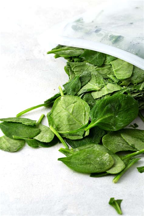 How to Freeze Spinach Properly - Smoothies and Shakes