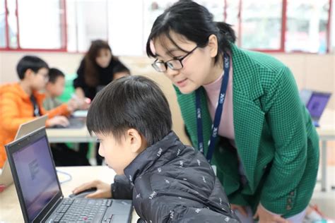 探校海归人才子女学校：融汇中西的校长华晓航-苏州市工业园区海归人才子女学校新闻动态