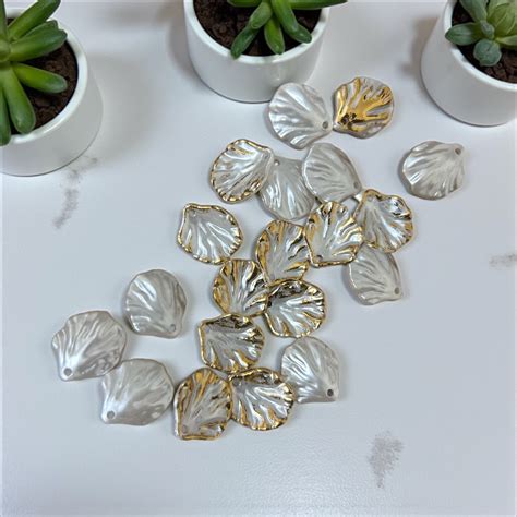 Buy Transparent Golden Colour Outlines Acrylic Shell Beads (20 gms ...