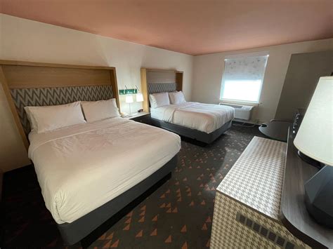 Affordable Hotels in Bangor, Maine | Holiday Inn Bangor