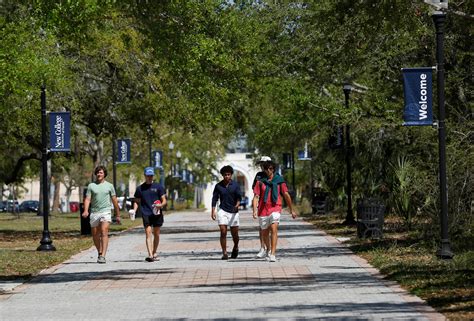 Student Loan Payment Pauses Spike In 2025