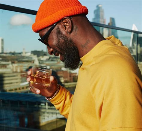 How to Drink Whisky Neat - The Glenlivet