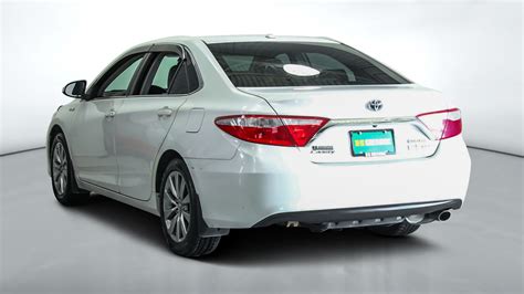 Toyota Camry 2017 XLE HYBRID MAGS CUIR TOIT CAMÉRA DE RECUL usagée et d’occasion à vendre chez ...