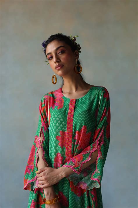 Gul Green Cutwork Sleeve Kurta Set – Raji Ramniq