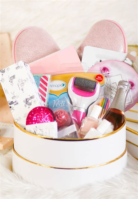 DIY Self Care Gift Basket: 12 Thoughtful Self Care Gift Ideas | Diy spa ...