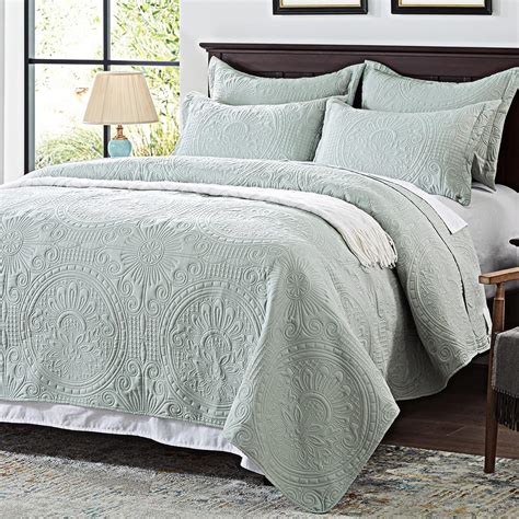Amazon.com: Anluoer Quilt Queen Size Bedding Set-Sage Green Embossed ...