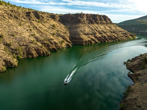 How to Spend an Epic Day (or Weekend) at Lake Billy Chinook