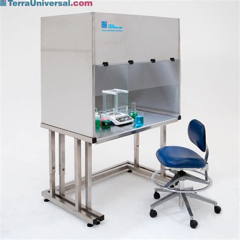 Universal™ Benchtop Laminar Flow Hoods