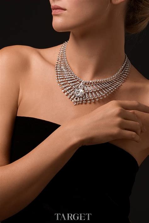 『珠宝』Étourdissant Cartier 高级珠宝系列新作：绚丽多彩的宝石重现经典元素 | iDaily Jewelry · 每日珠宝杂志