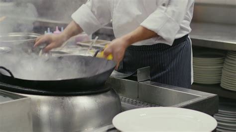 Chinese Chef Cooking 的图像结果