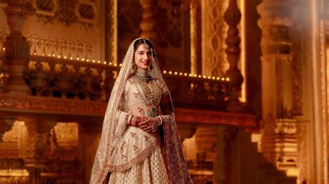 Radhika Merchant's Bridal Look OUT! Youngest Ambani Bahu Dons Zardozi ...