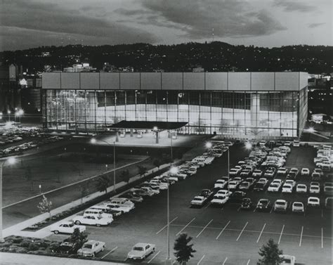 Veterans Memorial Coliseum