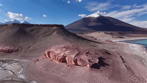 aéreo ver de tierra cerca latente ojos del salado volcán sur America ...