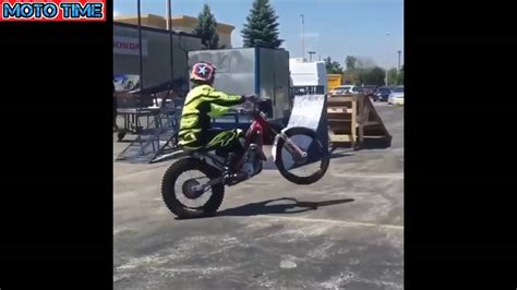 Motorcycle Loading Fails Compilation 的图像结果