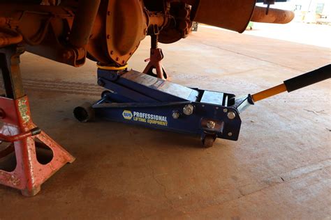 Napa Floor Jack