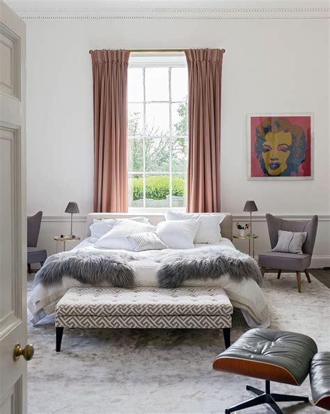How to style a bed in front of a window | Homes and Gardens