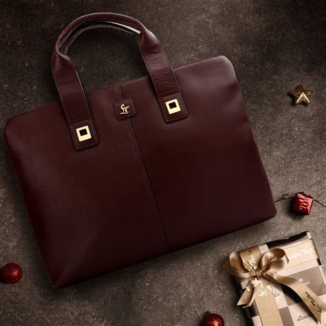 Luxury Corporate Gifts With Logo Customization | luxury corporate gifts